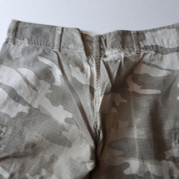 Be Bop Camo Cotton Capri Pants Size 11 - Picture 4 of 5